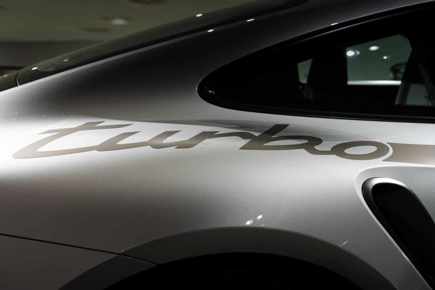 Automobile