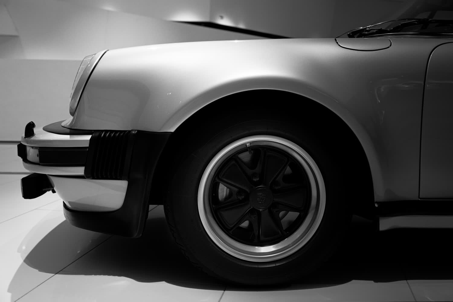 Automobile